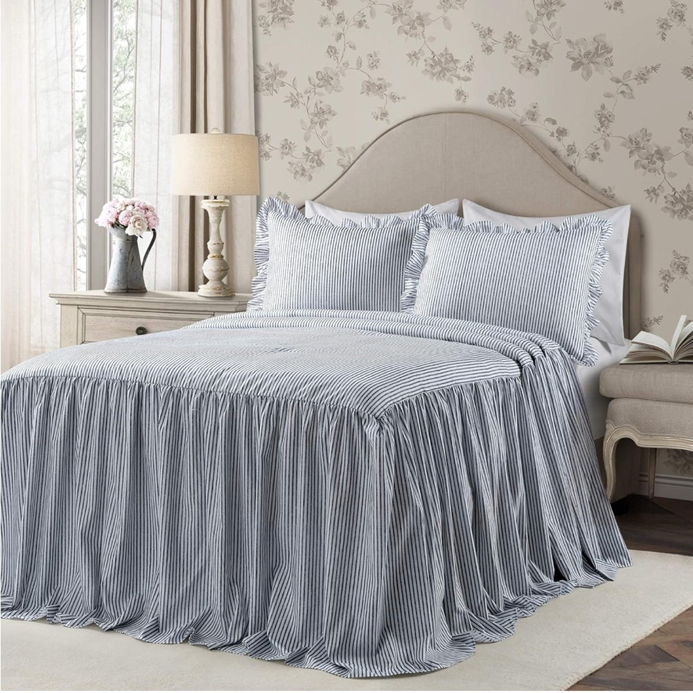 Striped Navy Bedding Set Queen NWT